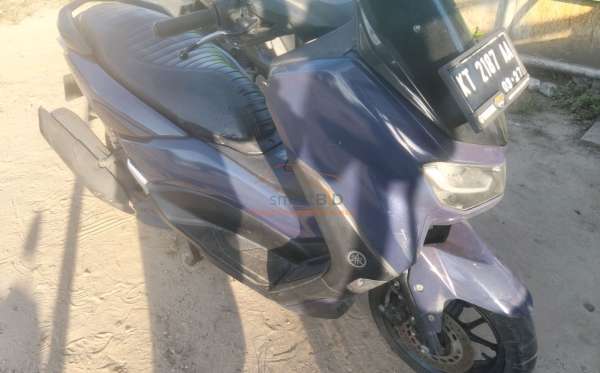 YAMAHA NMAX