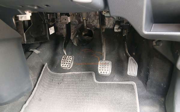 DAIHATSU SIGRA 1.0 D MC