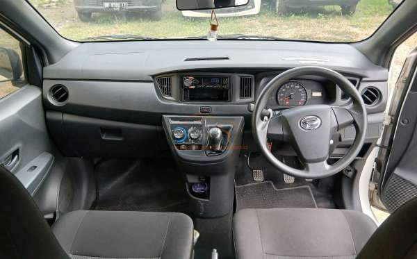 DAIHATSU SIGRA 1.0 D MC
