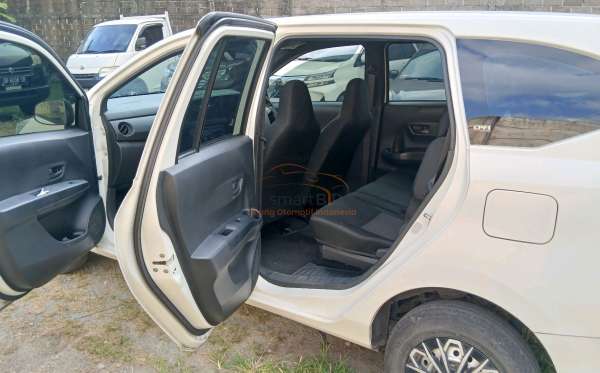 DAIHATSU SIGRA 1.0 D MC