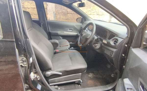 DAIHATSU SIGRA R