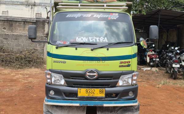 HINO DUTRO-136