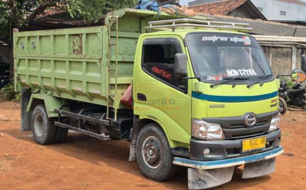 HINO DUTRO-136