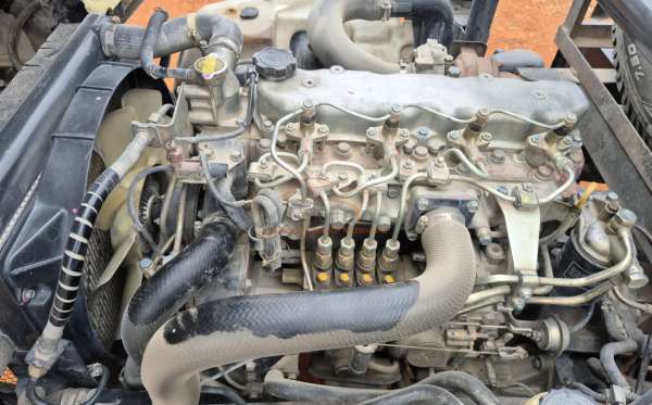 HINO DUTRO-136