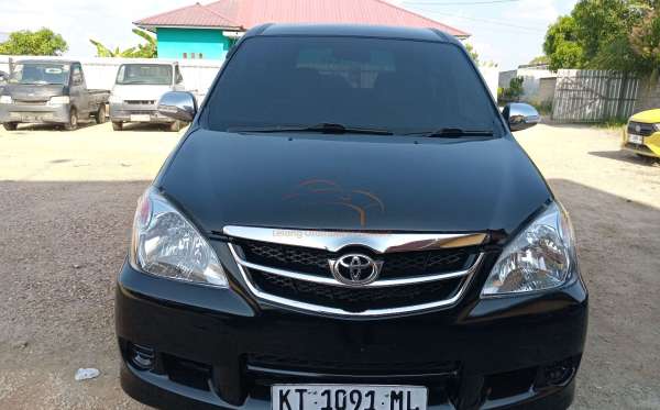 TOYOTA AVANZA