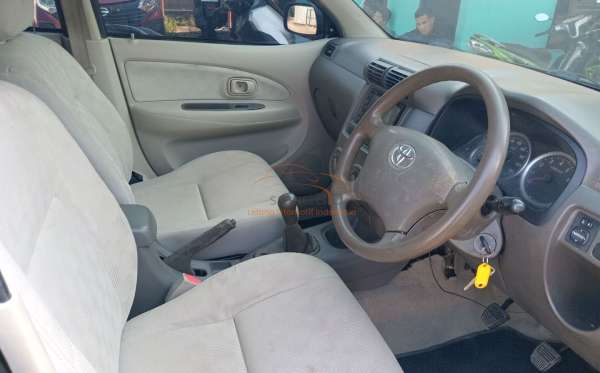 TOYOTA AVANZA