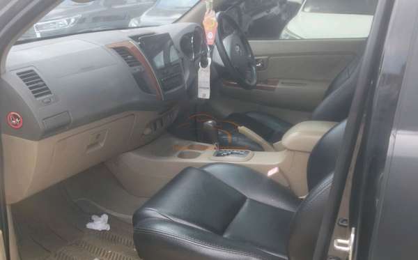TOYOTA FORTUNER 2.7 G