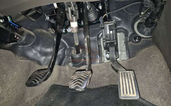 WULING CONFERO 1.5 DB MY (4X2)