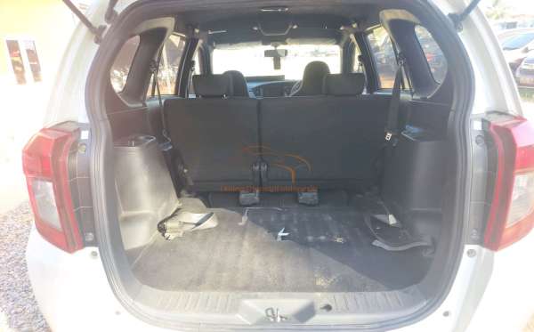 DAIHATSU  SIGRA  R
