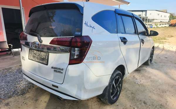 DAIHATSU  SIGRA  R