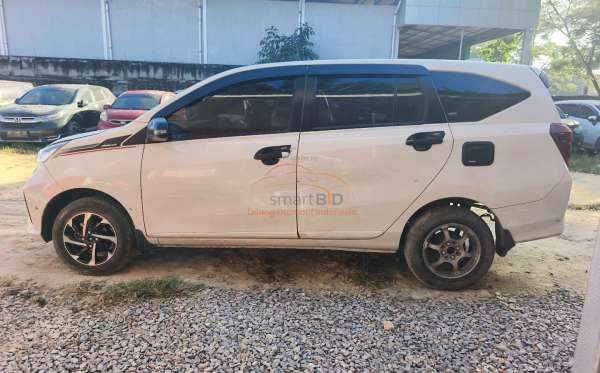 DAIHATSU  SIGRA  R