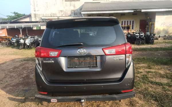 TOYOTA INNOVA 2.0 V