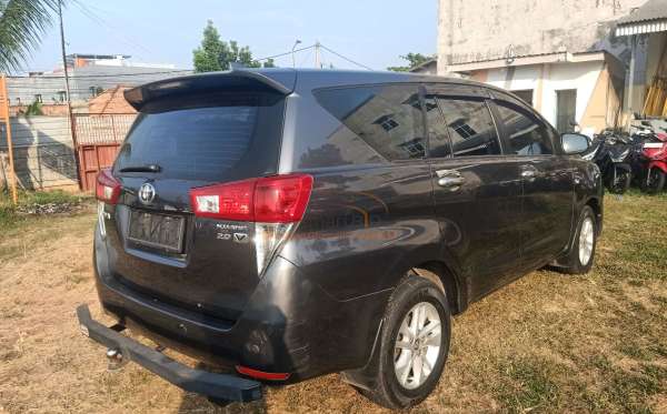 TOYOTA INNOVA 2.0 V