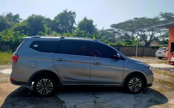 WULING CORTEZ 1.5 LUX