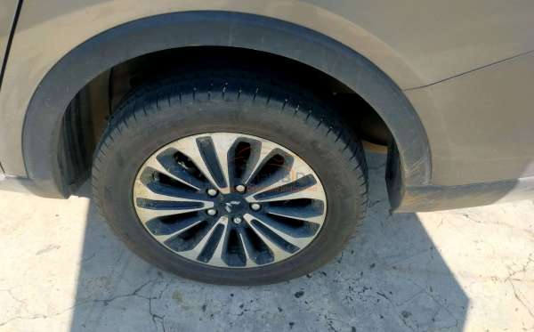 WULING CORTEZ 1.5 LUX