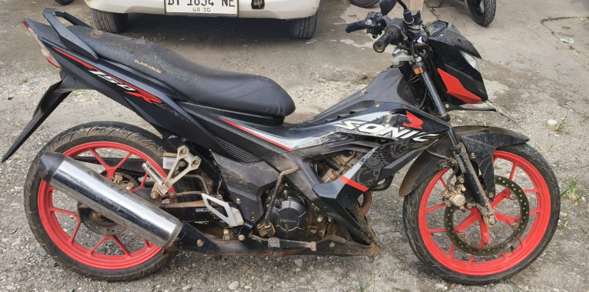 HONDA SONIC 150 R