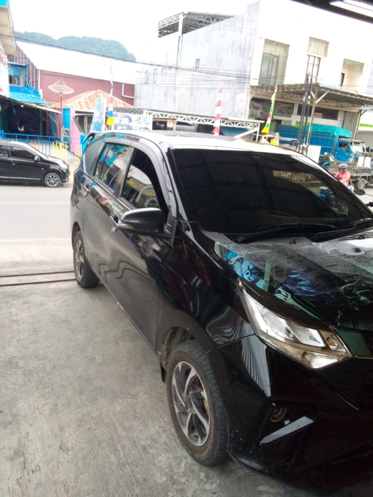 DAIHATSU SIGRA  R