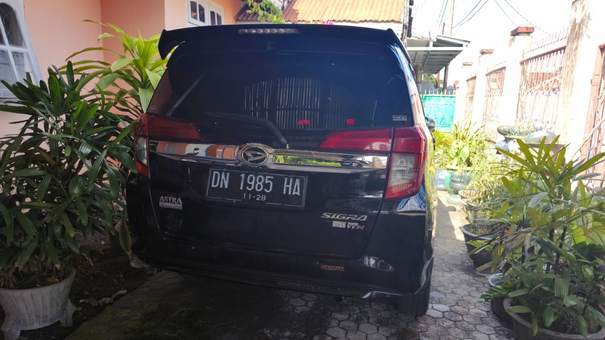 DAIHATSU SIGRA  R