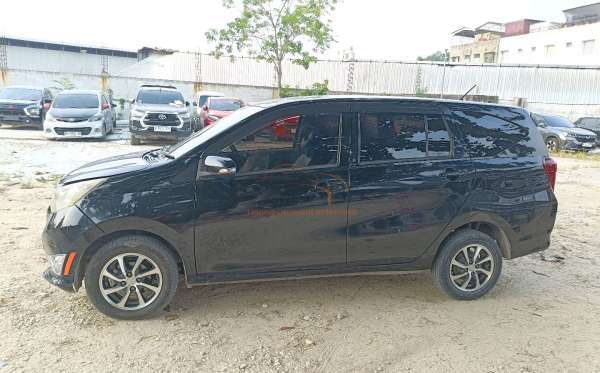 DAIHATSU SIGRA R