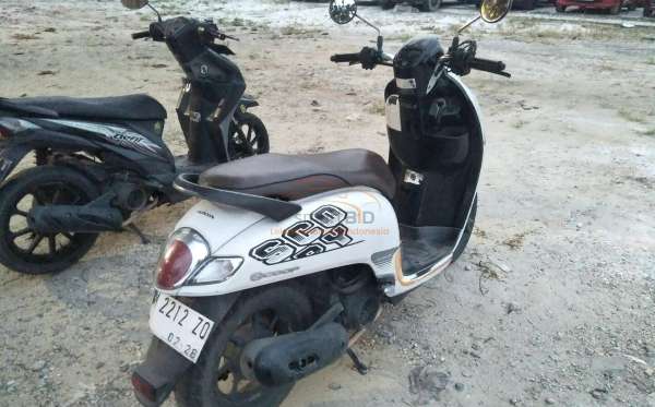 HONDA SCOOPY CW