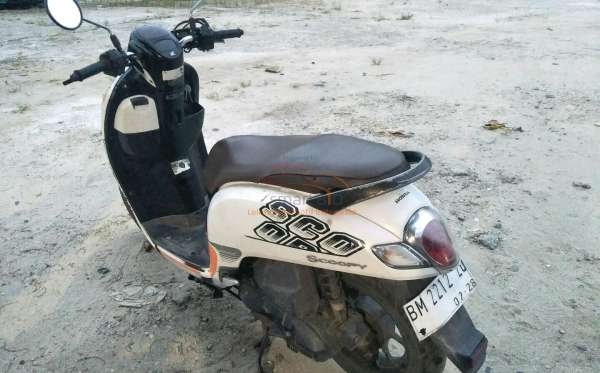 HONDA SCOOPY CW