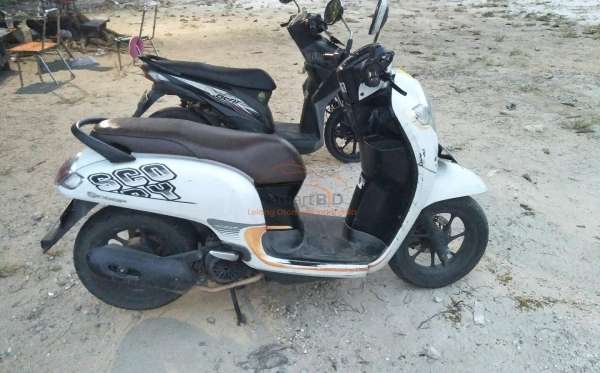 HONDA SCOOPY CW