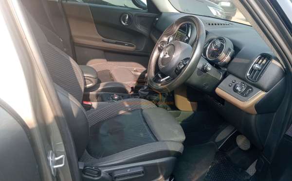 MINI COOPER COUNTRYMAN