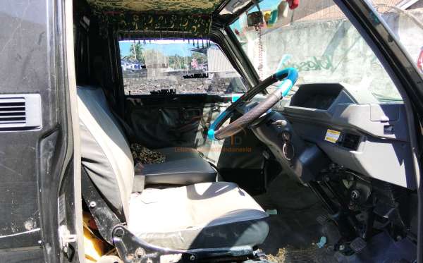 MITSUBISHI L 300