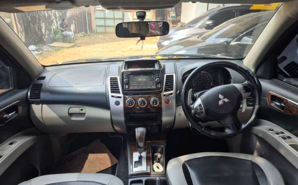 MITSUBISHI PAJERO SPORT