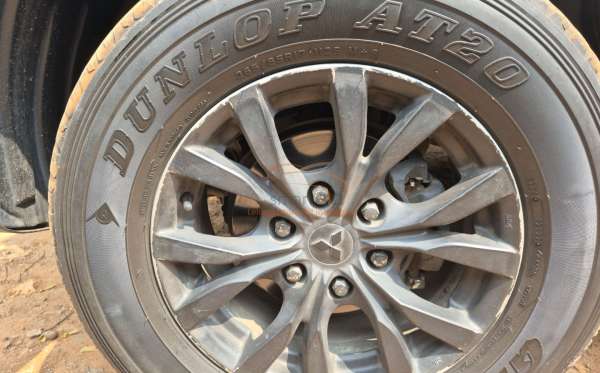 MITSUBISHI PAJERO SPORT