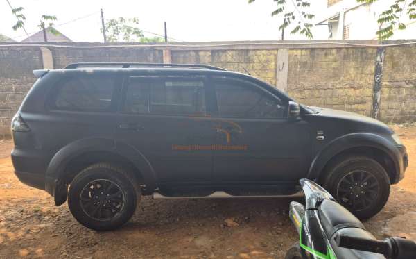 MITSUBISHI PAJERO SPORT