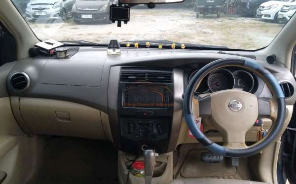 NISSAN GRAND LIVINA XV 1.5