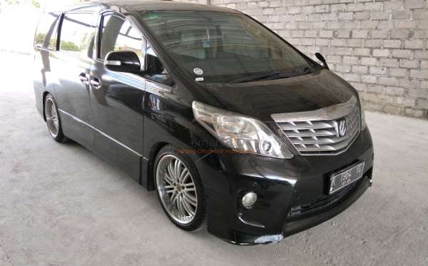 TOYOTA ALPHARD 2.4