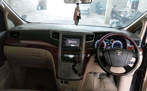 TOYOTA ALPHARD 2.4