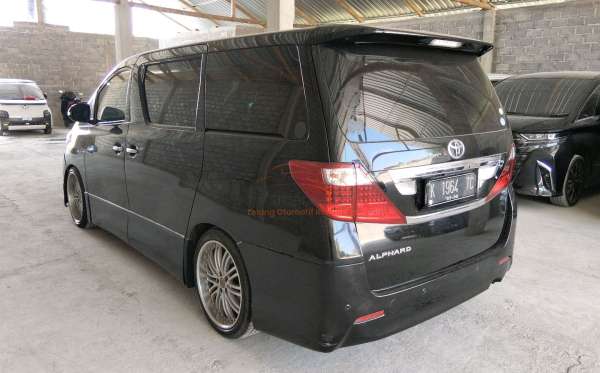 TOYOTA ALPHARD 2.4