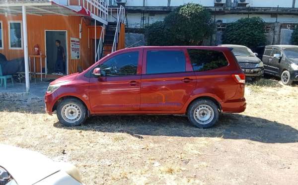 WULING  FORMO  MB 8F