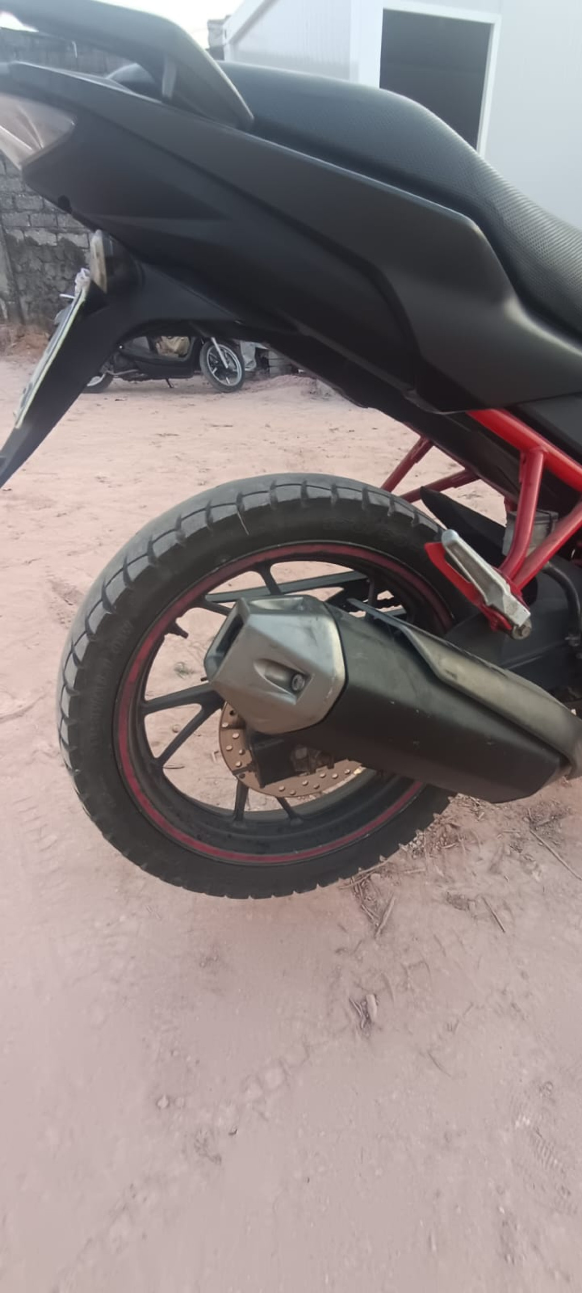 HONDA CB 150 R