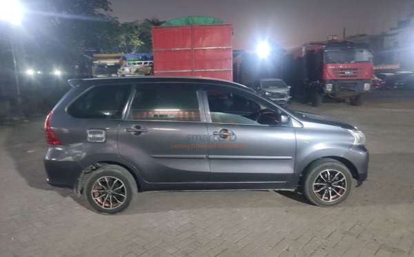 DAIHATSU XENIA