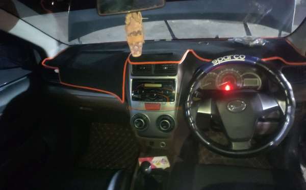 DAIHATSU XENIA