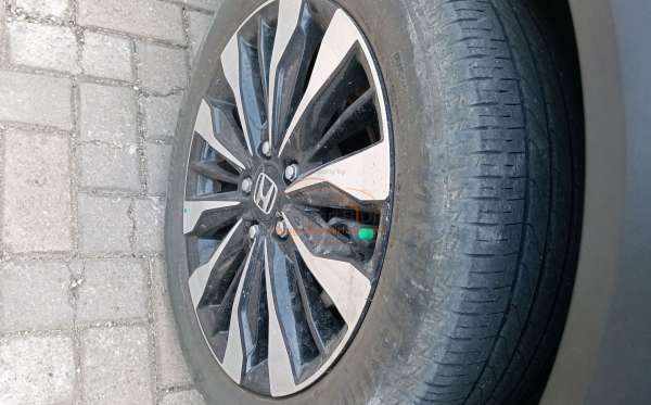 HONDA BR-V DG3 1.5 L E