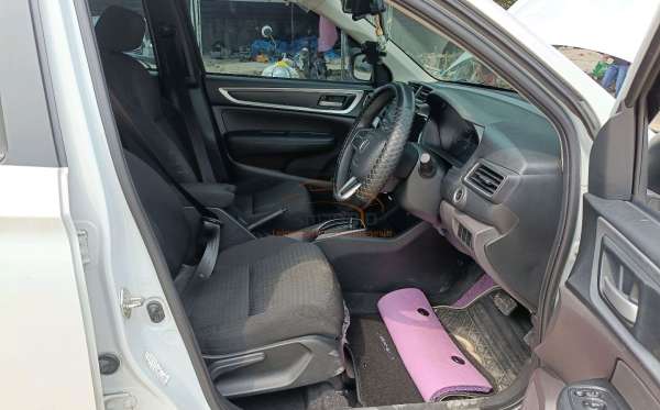 HONDA BR-V DG3 1.5 L E