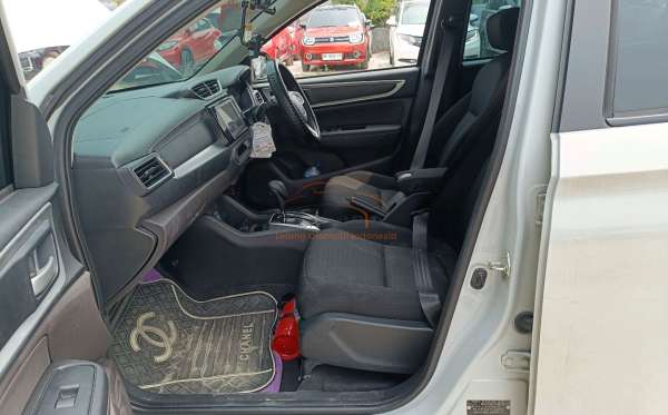 HONDA BR-V DG3 1.5 L E
