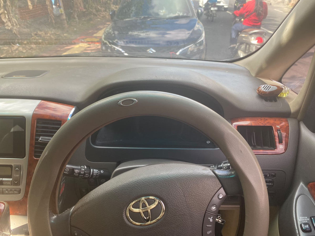 TOYOTA ALPHARD  3.0 2WD A/T
