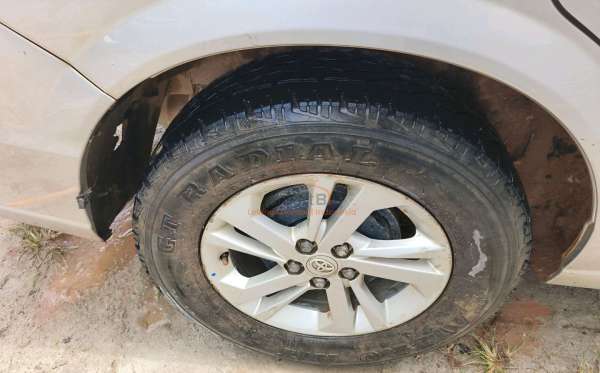 TOYOTA AVANZA 1.3 E
