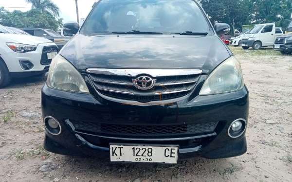 TOYOTA AVANZA S