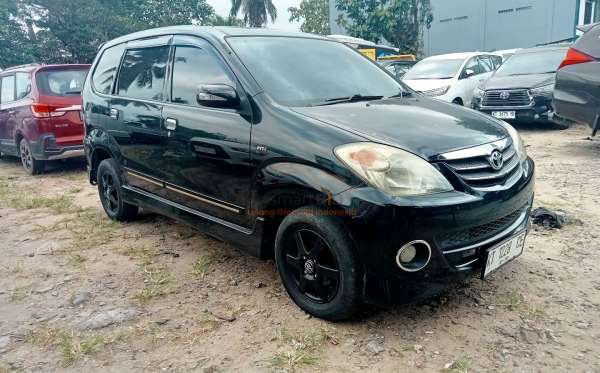 TOYOTA AVANZA S