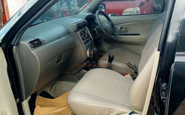 TOYOTA AVANZA S