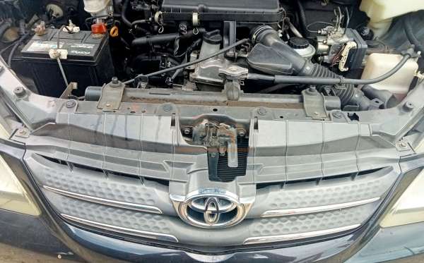 TOYOTA AVANZA S