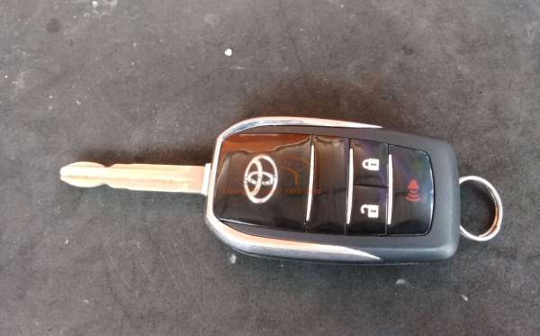 TOYOTA FORTUNER 2.7 G LUX
