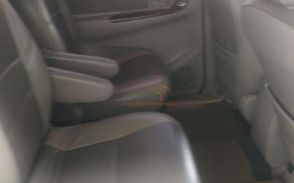 TOYOTA INNOVA G